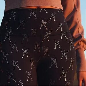 Beyond Yoga Champagne Cheers Powershine High Waisted Black Midi Legging 2X